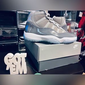 Retro 11 Cool Grey Size 9.5